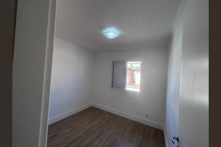 Quarto de casa de condomínio para alugar com 2 quartos, 75m² em Jardim Petropolis, Cotia