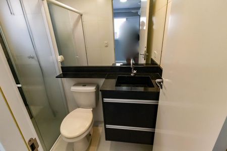 Banheiro da Suíte de apartamento para alugar com 2 quartos, 70m² em Parque Assuncao, Taboão da Serra