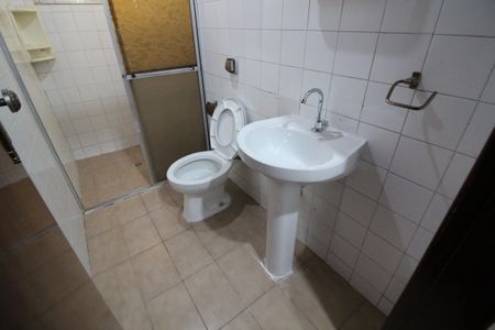 Banheiro de casa para alugar com 3 quartos, 150m² em Jardim D’abril, Osasco