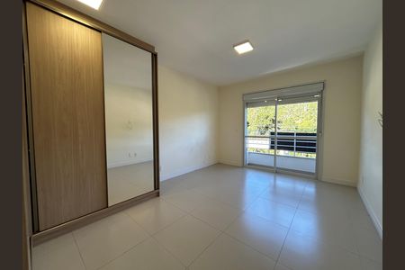 Casa de condomínio para alugar com 205m², 3 quartos e 3 vagas Casa de condomínio para alugar com 205m², 3 quartos e 3 vagasSuíte 3