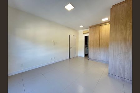 Casa de condomínio para alugar com 205m², 3 quartos e 3 vagas Casa de condomínio para alugar com 205m², 3 quartos e 3 vagasSuíte 3