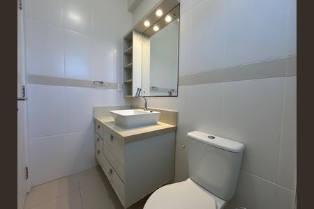 Casa de condomínio para alugar com 205m², 3 quartos e 3 vagas Casa de condomínio para alugar com 205m², 3 quartos e 3 vagasBanheiro suíte 2
