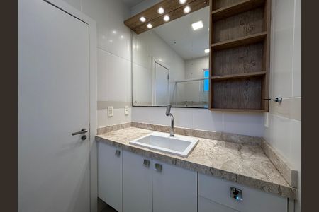 Casa de condomínio para alugar com 205m², 3 quartos e 3 vagas Casa de condomínio para alugar com 205m², 3 quartos e 3 vagasBanheiro suíte 3