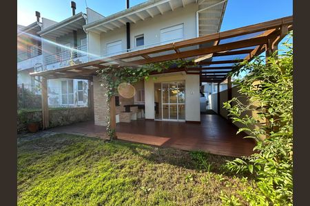 Jardim de casa de condomínio para alugar com 3 quartos, 205m² em Sambaqui, Florianópolis