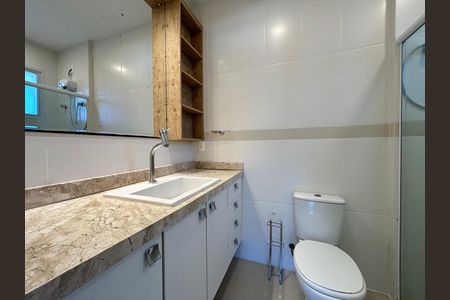 Casa de condomínio para alugar com 205m², 3 quartos e 3 vagas Casa de condomínio para alugar com 205m², 3 quartos e 3 vagasBanheiro suíte 3
