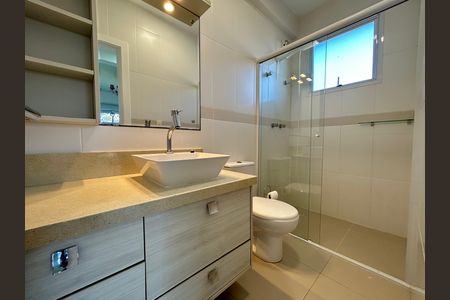 Casa de condomínio para alugar com 205m², 3 quartos e 3 vagas Casa de condomínio para alugar com 205m², 3 quartos e 3 vagasBanheiro suíte 2