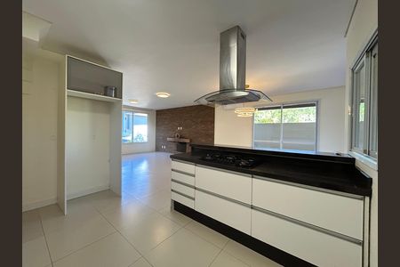 Casa de condomínio para alugar com 205m², 3 quartos e 3 vagas Casa de condomínio para alugar com 205m², 3 quartos e 3 vagasCozinha