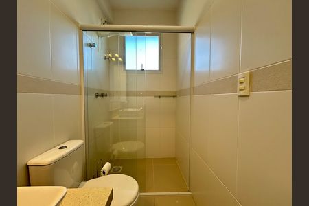 Casa de condomínio para alugar com 205m², 3 quartos e 3 vagas Casa de condomínio para alugar com 205m², 3 quartos e 3 vagasBanheiro suíte 2