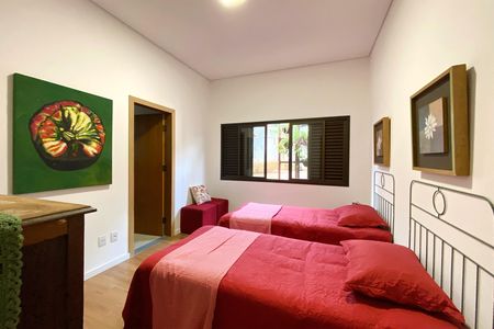Casa de condomínio à venda com 245m², 4 quartos e 6 vagas Casa de condomínio à venda com 245m², 4 quartos e 6 vagasSuite 2