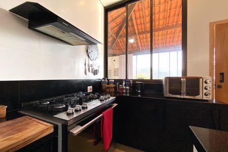 Casa de condomínio à venda com 245m², 4 quartos e 6 vagas Casa de condomínio à venda com 245m², 4 quartos e 6 vagasCozinha