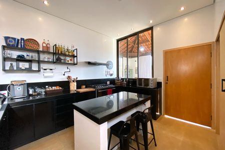 Casa de condomínio à venda com 245m², 4 quartos e 6 vagas Casa de condomínio à venda com 245m², 4 quartos e 6 vagasCozinha