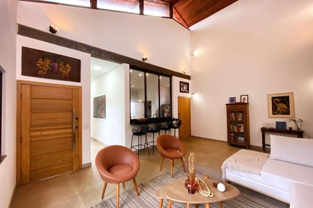 Casa de condomínio à venda com 245m², 4 quartos e 6 vagas Casa de condomínio à venda com 245m², 4 quartos e 6 vagasSala