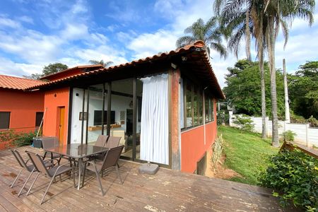 Casa de condomínio à venda com 245m², 4 quartos e 6 vagas Casa de condomínio à venda com 245m², 4 quartos e 6 vagasDeck