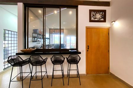 Casa de condomínio à venda com 245m², 4 quartos e 6 vagas Casa de condomínio à venda com 245m², 4 quartos e 6 vagasSala
