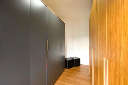 Casa de condomínio à venda com 245m², 4 quartos e 6 vagas Casa de condomínio à venda com 245m², 4 quartos e 6 vagasCloset da suíte 1