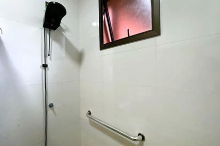 Casa de condomínio à venda com 245m², 4 quartos e 6 vagas Casa de condomínio à venda com 245m², 4 quartos e 6 vagasBanheiro da Suíte 2