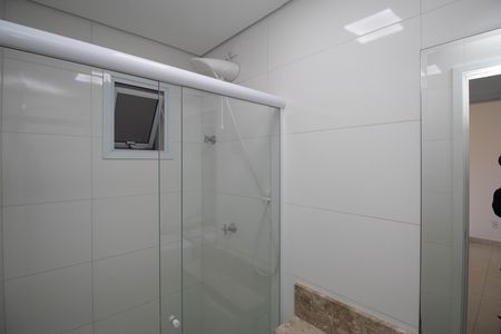 Banheiro  de apartamento para alugar com 2 quartos, 55m² em Vila Nivi, São Paulo