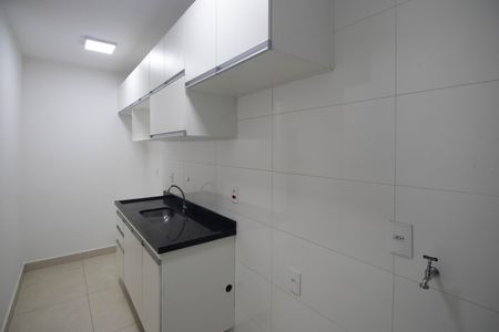 Cozinha  de apartamento para alugar com 2 quartos, 55m² em Vila Nivi, São Paulo