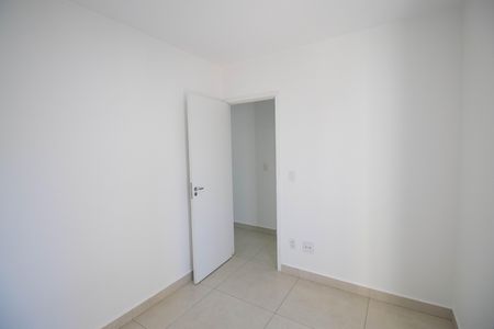 Quarto 2 de apartamento para alugar com 2 quartos, 55m² em Vila Nivi, São Paulo