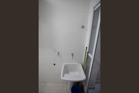 Área de Serviço de apartamento para alugar com 2 quartos, 55m² em Vila Nivi, São Paulo