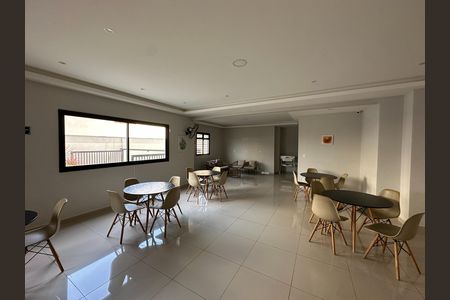 Apartamento para alugar com 65m², 2 quartos e 1 vaga Apartamento para alugar com 65m², 2 quartos e 1 vagaÁrea comum - Salão de festas