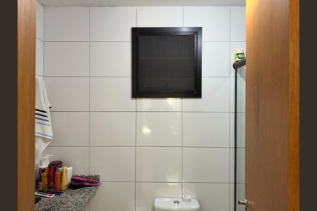 Apartamento para alugar com 65m², 2 quartos e 1 vaga Apartamento para alugar com 65m², 2 quartos e 1 vagaBanheiro da Suíte