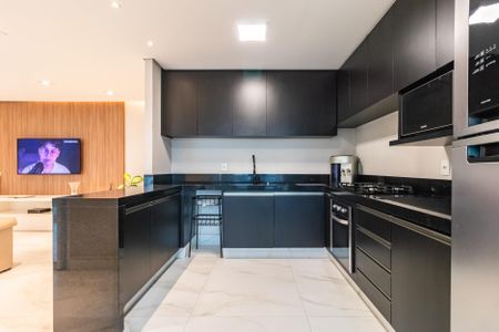 Cozinha de apartamento para alugar com 3 quartos, 124m² em Alphaville Empresarial, Barueri