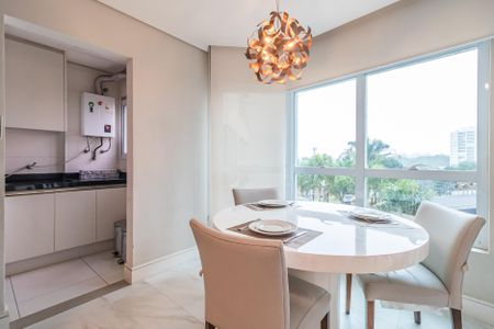 Cozinha de apartamento para alugar com 3 quartos, 124m² em Alphaville Empresarial, Barueri