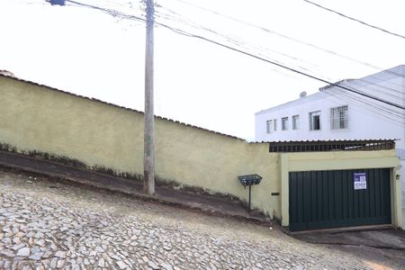 Casa à venda com 313m², 3 quartos e 2 vagasFachada