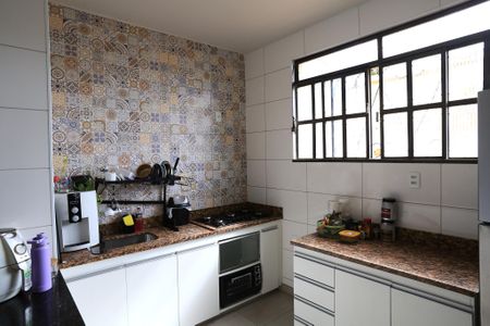 Casa à venda com 313m², 3 quartos e 2 vagasCozinha