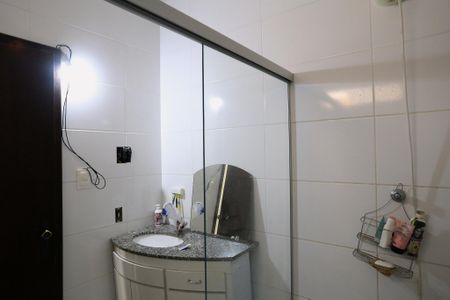 Casa à venda com 313m², 3 quartos e 2 vagasBanheiro