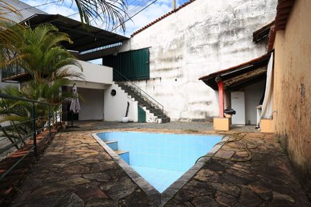 Casa à venda com 313m², 3 quartos e 2 vagasPiscina
