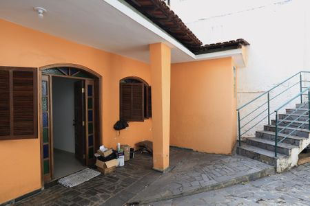 Casa à venda com 313m², 3 quartos e 2 vagasEntrada