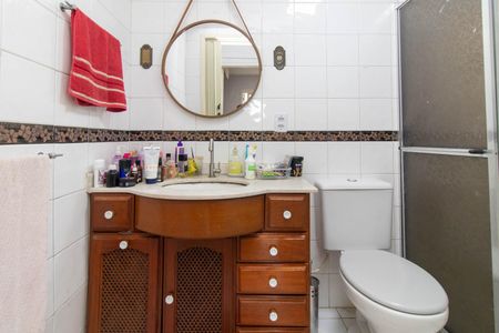 Banheiro de apartamento à venda com 2 quartos, 72m² em Nonoai, Porto Alegre
