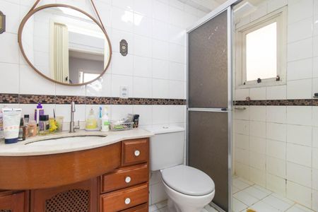 Banheiro de apartamento à venda com 2 quartos, 72m² em Nonoai, Porto Alegre