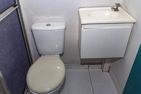 Casa à venda com 250m², 4 quartos e 10 vagas Casa à venda com 250m², 4 quartos e 10 vagasBanheiro