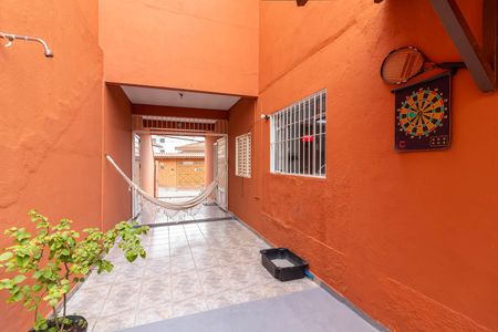 Quintal e Garagem de casa para alugar com 3 quartos, 300m² em Santa Teresinha, São Paulo