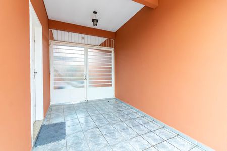 Garagem de casa para alugar com 3 quartos, 300m² em Santa Teresinha, São Paulo