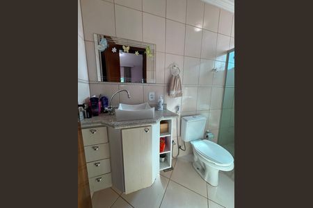Casa à venda com 390m², 6 quartos e 7 vagas Casa à venda com 390m², 6 quartos e 7 vagasBanheiro da Suíte 1 Anexo 1