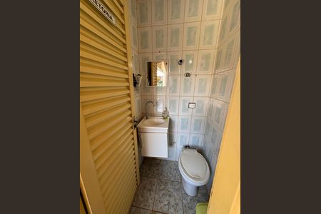 Casa à venda com 390m², 6 quartos e 7 vagas Casa à venda com 390m², 6 quartos e 7 vagasLavabo 3 Anexo 2