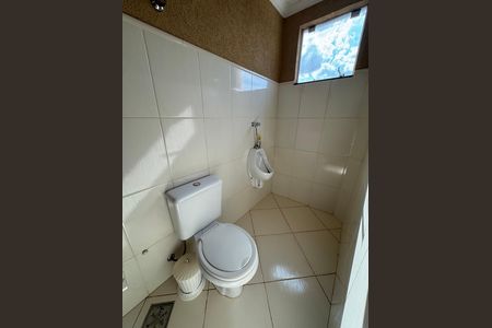 Casa à venda com 390m², 6 quartos e 7 vagas Casa à venda com 390m², 6 quartos e 7 vagasLavabo 2 Anexo 1