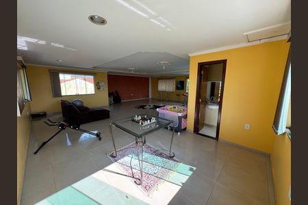 Casa à venda com 390m², 6 quartos e 7 vagas Casa à venda com 390m², 6 quartos e 7 vagasÁrea comum - Salão de festas