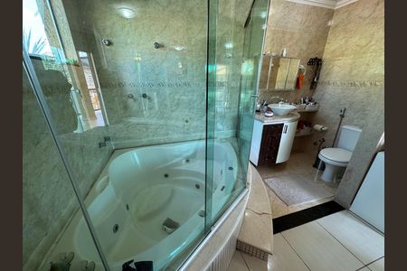 Casa à venda com 390m², 6 quartos e 7 vagas Casa à venda com 390m², 6 quartos e 7 vagasBanheiro da Suíte master Anexo 1