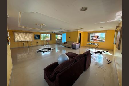 Casa à venda com 390m², 6 quartos e 7 vagas Casa à venda com 390m², 6 quartos e 7 vagasÁrea comum - Salão de festas