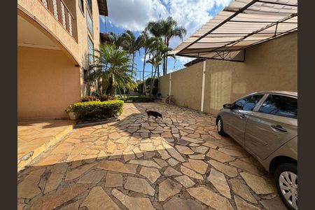 Garagem de casa à venda com 6 quartos, 390m² em Conjunto 20, Brasília