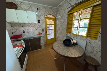 Casa à venda com 390m², 6 quartos e 7 vagas Casa à venda com 390m², 6 quartos e 7 vagasCozinha Anexo 2
