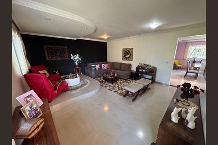 Casa à venda com 390m², 6 quartos e 7 vagas Casa à venda com 390m², 6 quartos e 7 vagasSala Anexo 1
