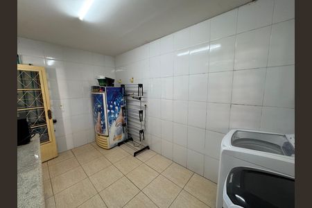 Casa à venda com 390m², 6 quartos e 7 vagas Casa à venda com 390m², 6 quartos e 7 vagasÁrea de Serviço