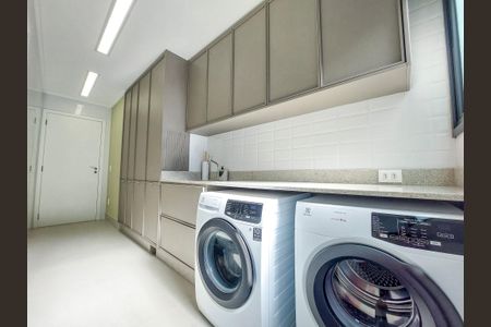 Apartamento para alugar com 227m², 3 quartos e 4 vagasÁrea de Serviço
