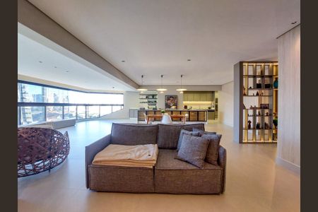 Apartamento para alugar com 227m², 3 quartos e 4 vagasSala